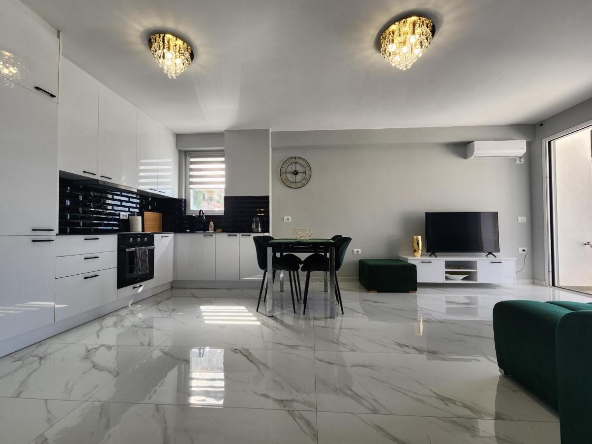 Amazing Sea View Apartment Saranda Dış mekan fotoğraf